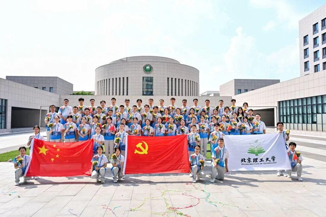 躬身力行青春服务显担当
