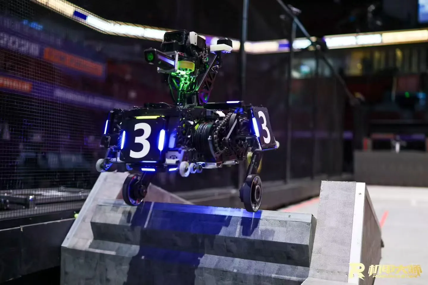 2026 赛季 RoboMaster 串联腿机器人